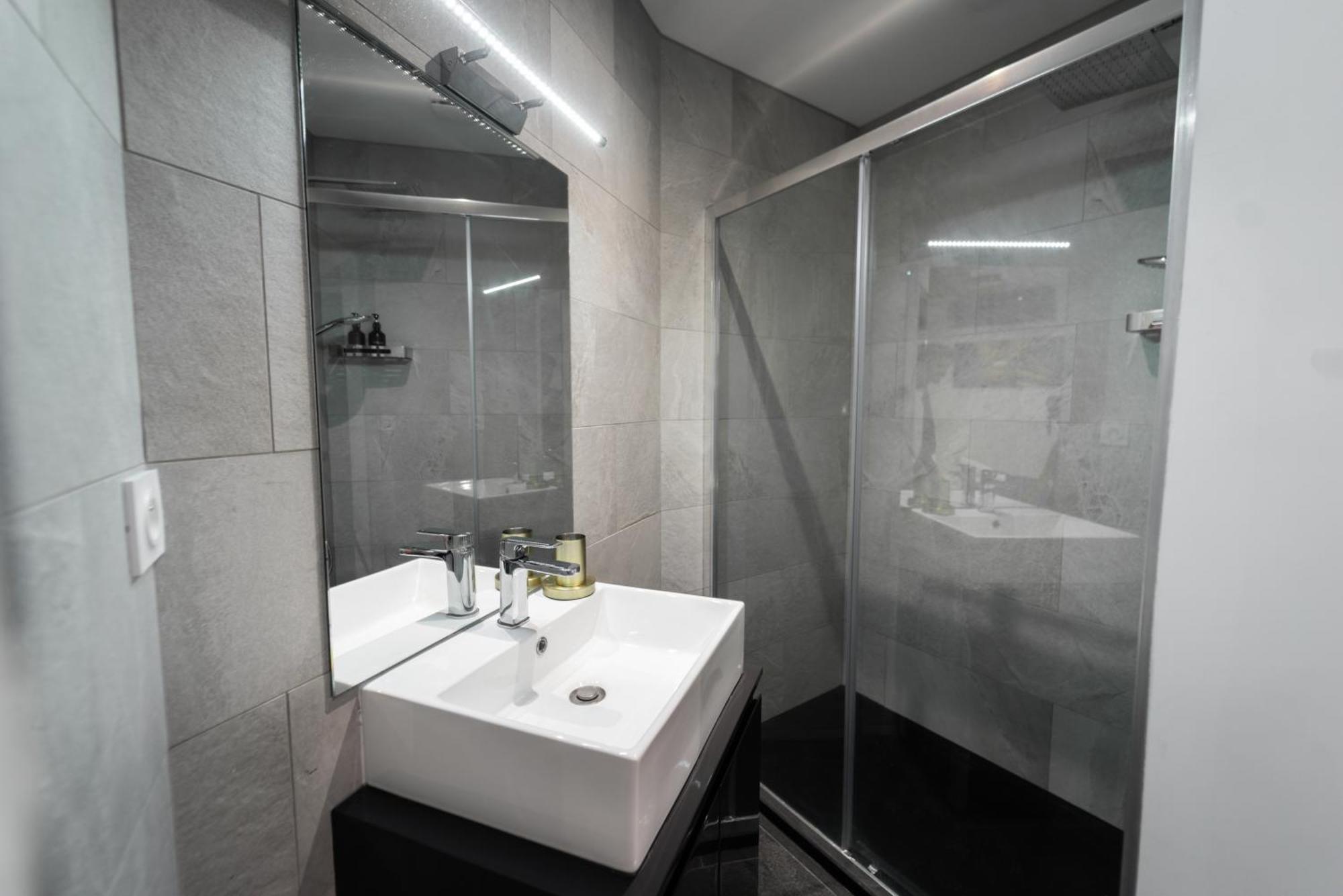 Loft 150 M2 Jacuzzi, Sauna Et Massage Бланьяк Экстерьер фото